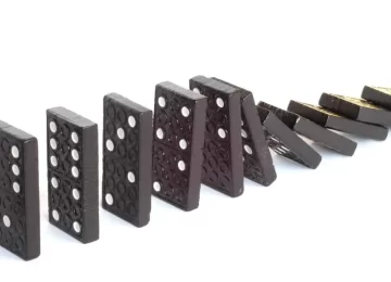 40693_dominoes-e1615743262677