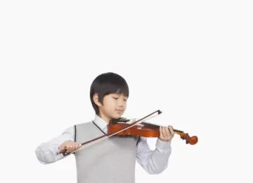 8711290_boy-playing-the-violin-e1616840210218